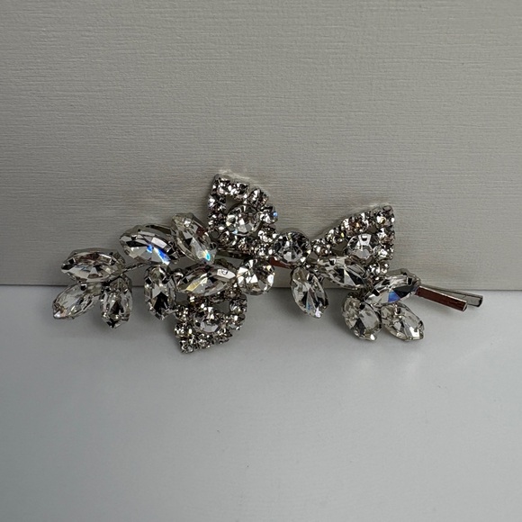 Clear Rhinestone And Metal Leaf-Motif Hair Clip